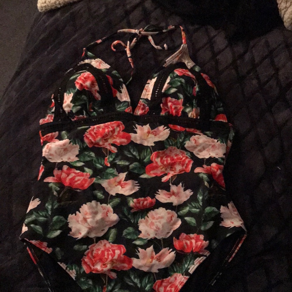CupShe floral bathing suit